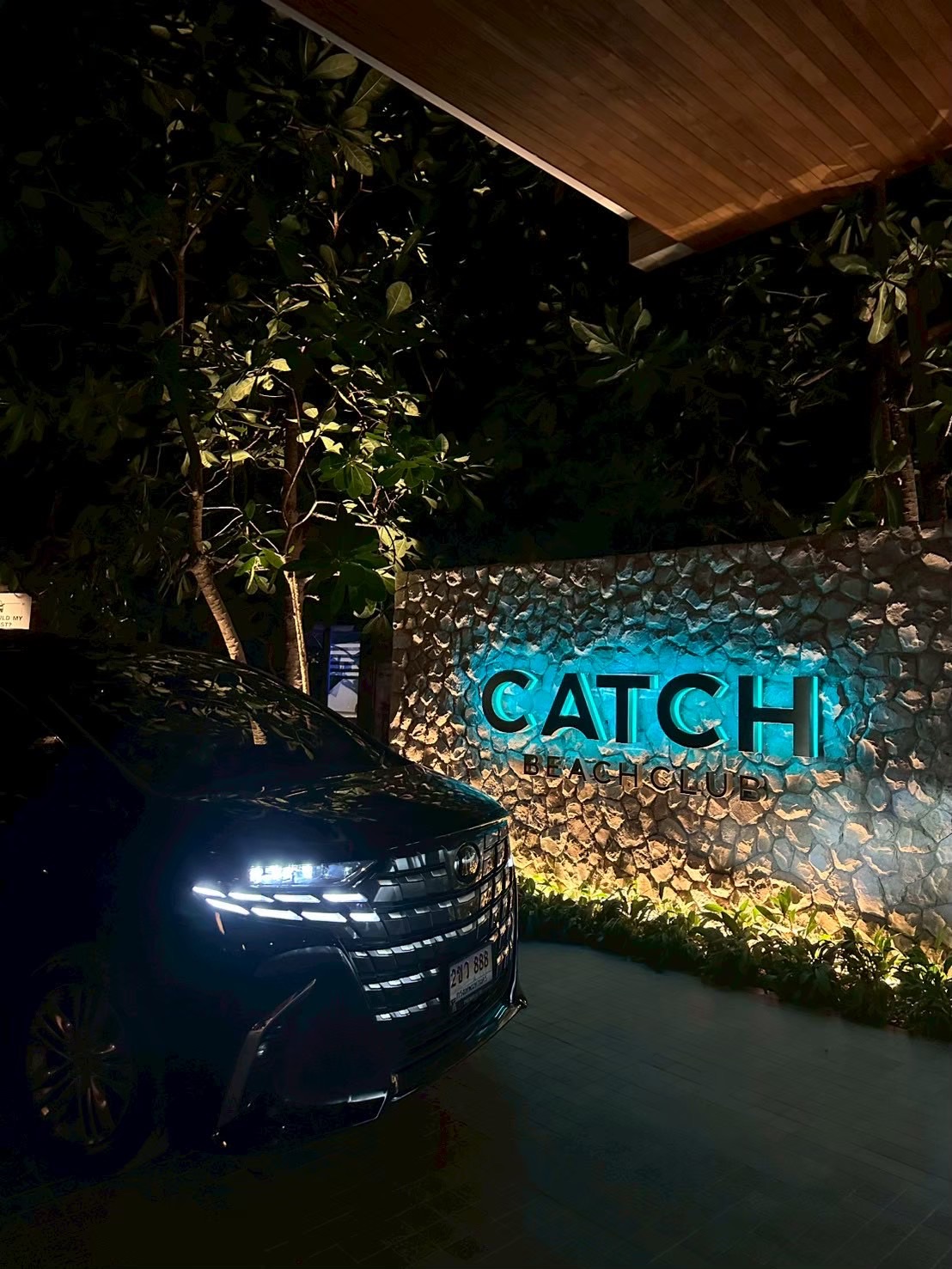 catch beach club